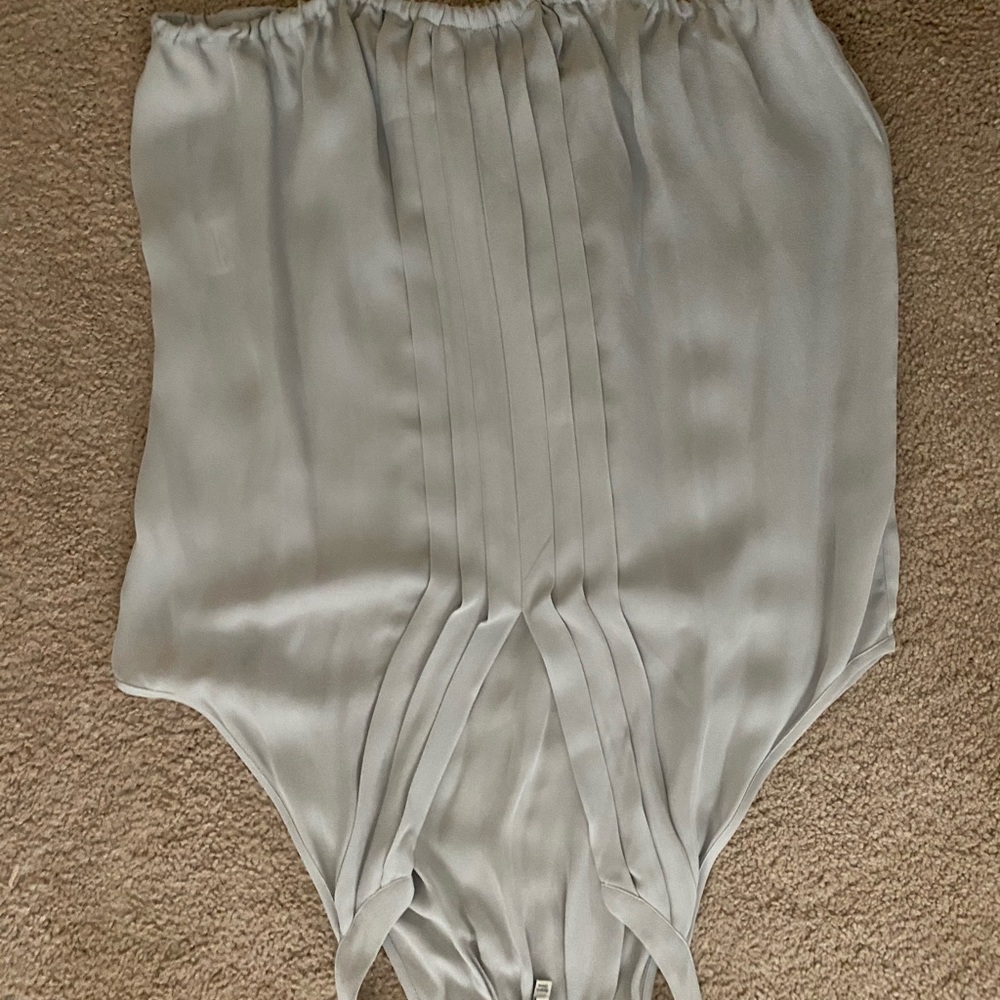 Joie silk sleeveless grey top. NEVER WORN